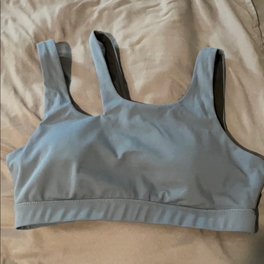 the iliana sports bra